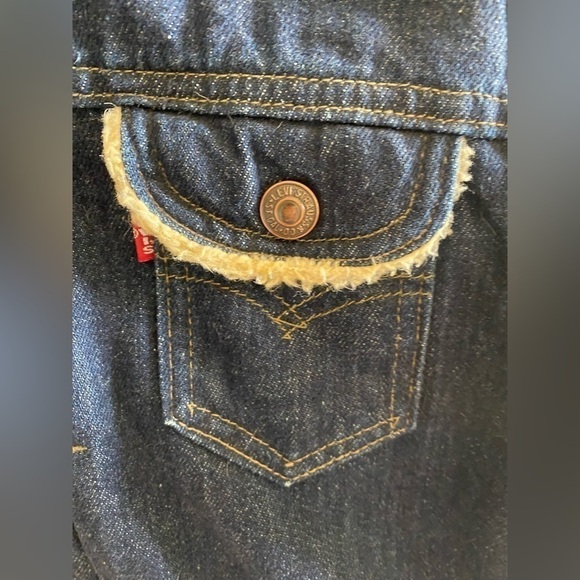 VINTAGE Levi’s Sherpa trucker jacket - Picture 5 of 7
